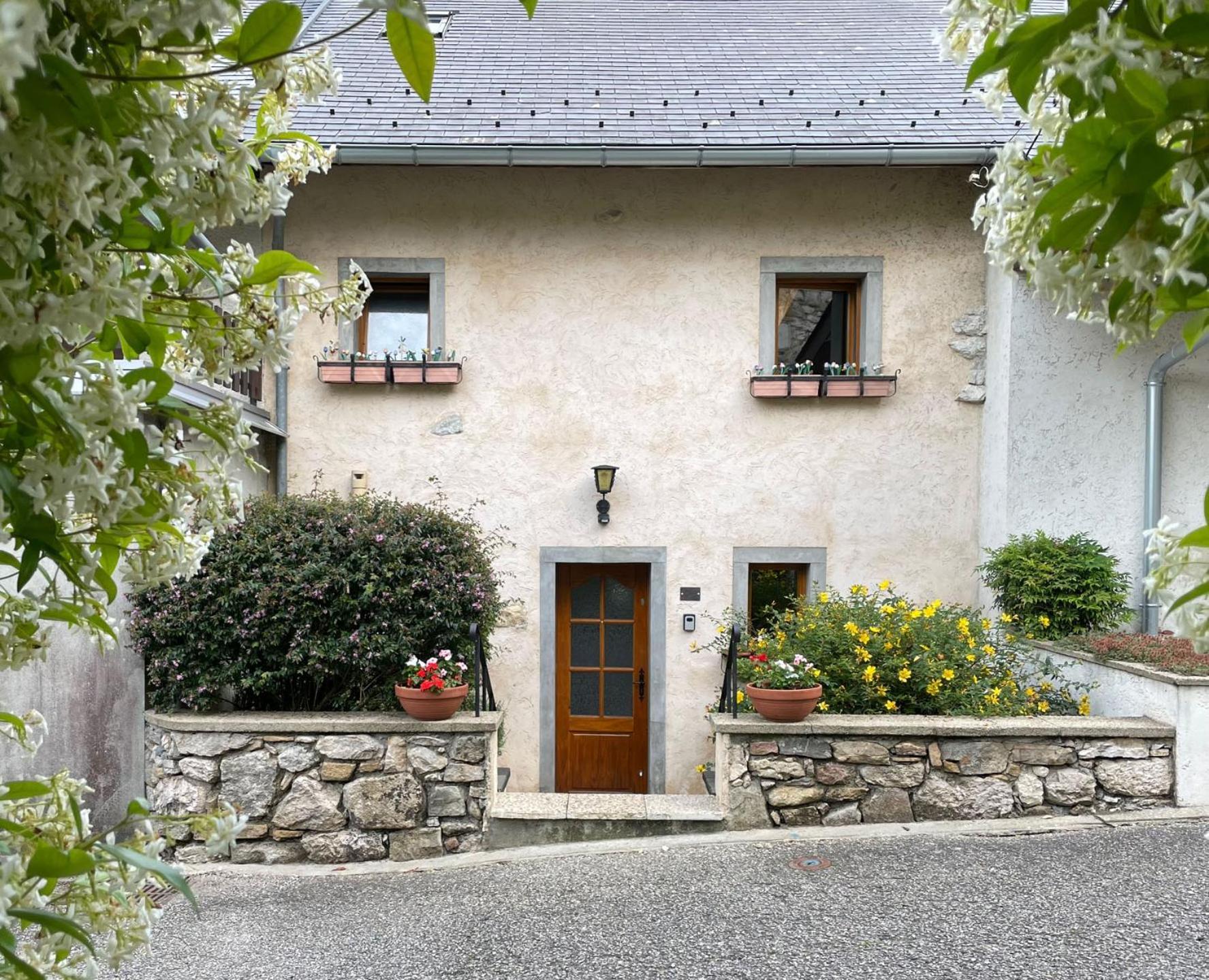 Gite, Close To Hautecombe Abbey, Lac Du Bourget Grumeau ภายนอก รูปภาพ